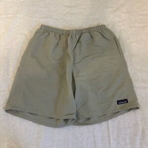 Patagonia Men’s Baggie Shorts Medium green gray 6in
